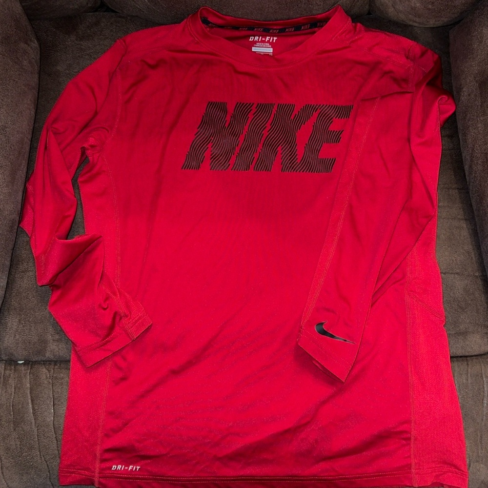 🔥Nike Youth XL Dri-Fit Long Sleeve 👟